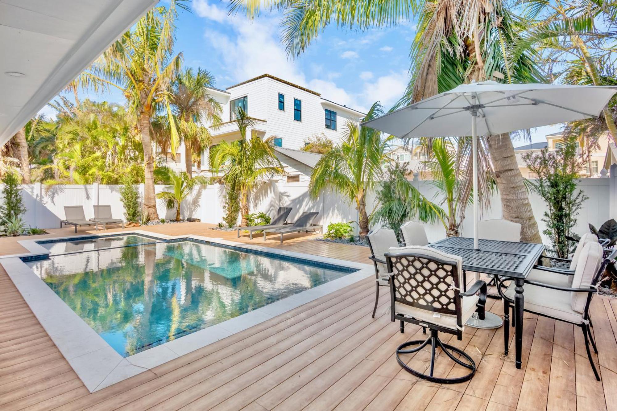 Captain's Quarters At Anna Maria Island * Bradenton Beach
